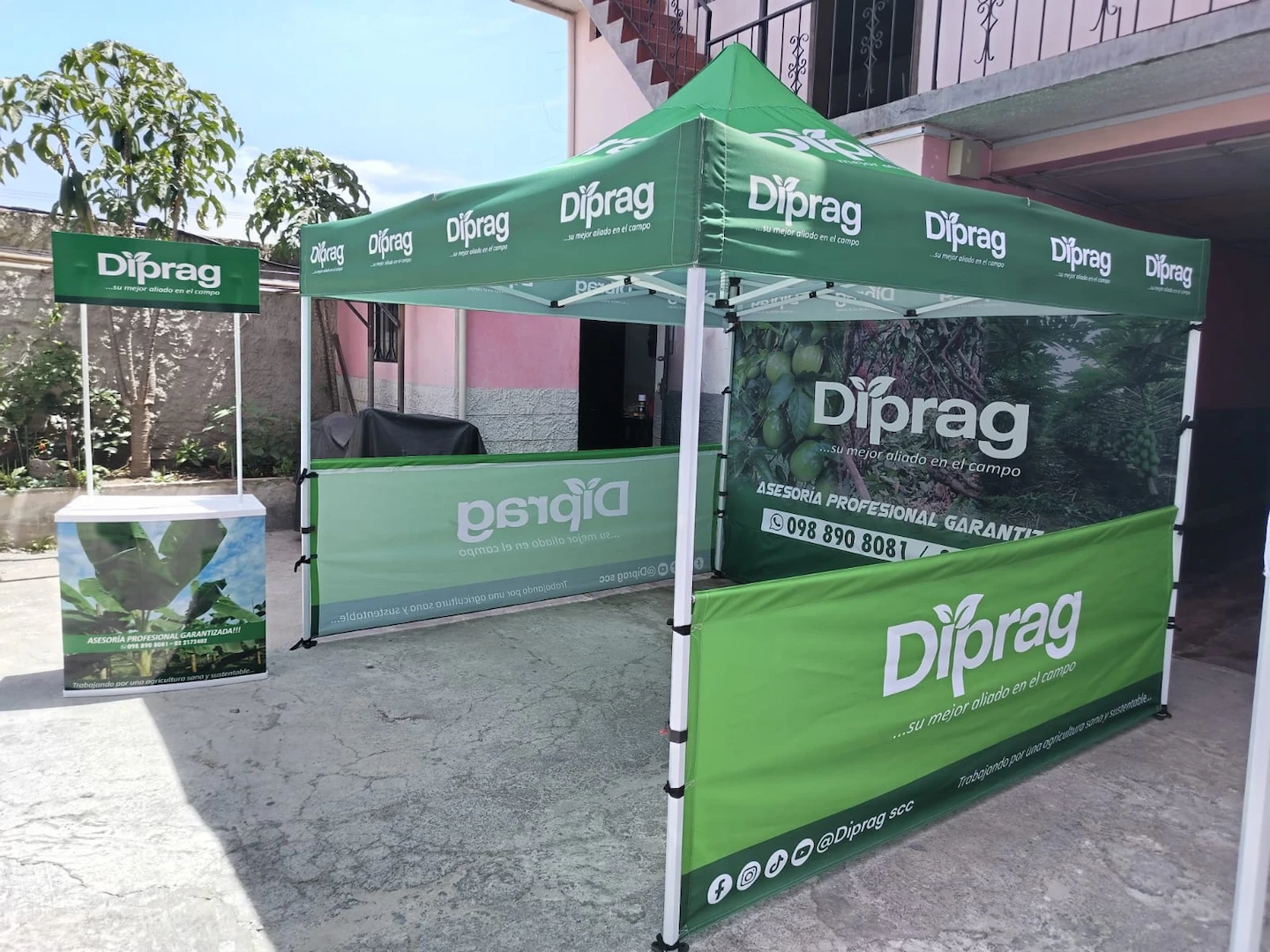 PubliToldos Ecuador - Eventos y Publicidad. Descubre nuestros servicios de carpas personalizadas para eventos y carpas publicitarias. En PubliToldos Ecuador garantizamos calidad, diseño y funcionalidad.